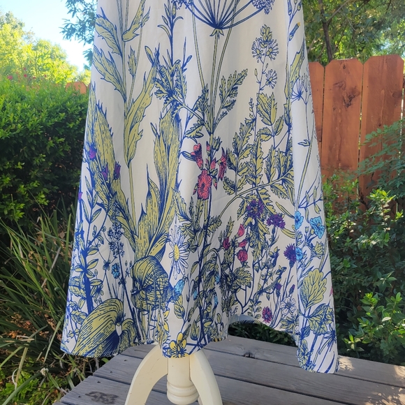 White Growing Floral Print Sleeveless Maxi Dress with Pockets - Picture 8 of 10